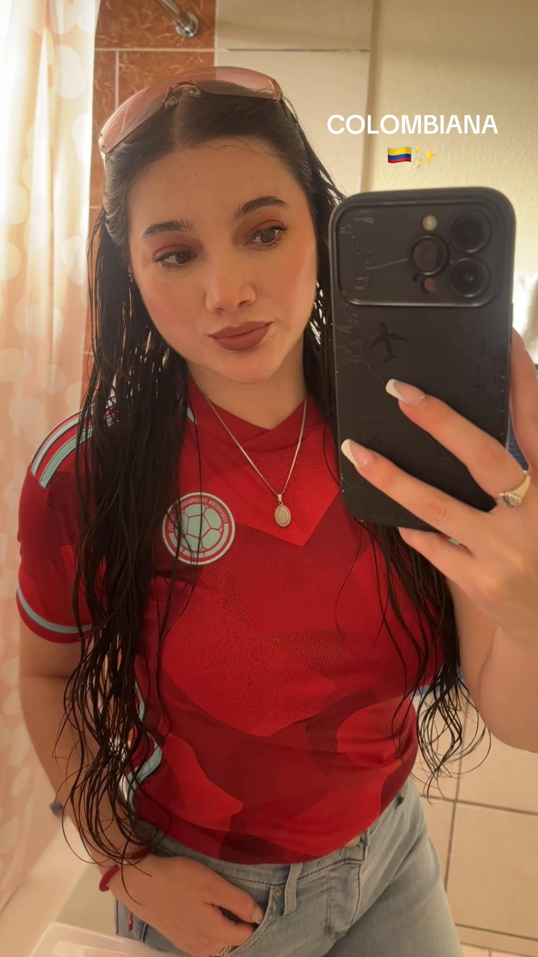 @Angie Lorena 💛✨