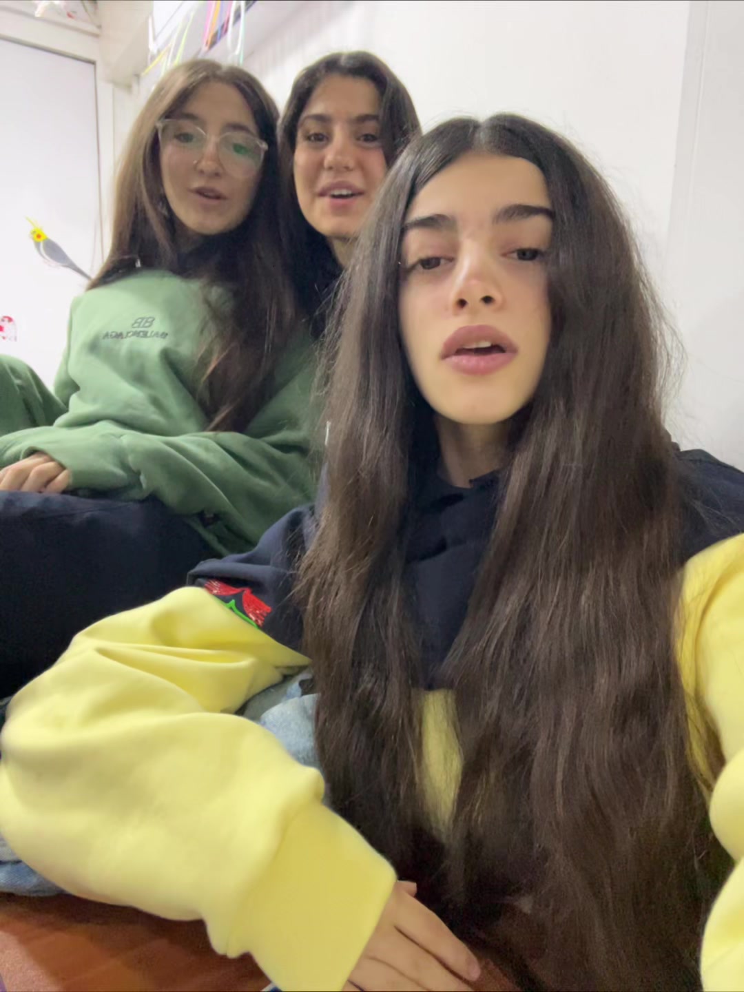 @AVA