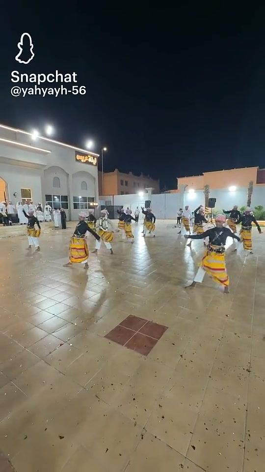 @ڤرقة آخوإن عـآيٌـل🤍🌼.