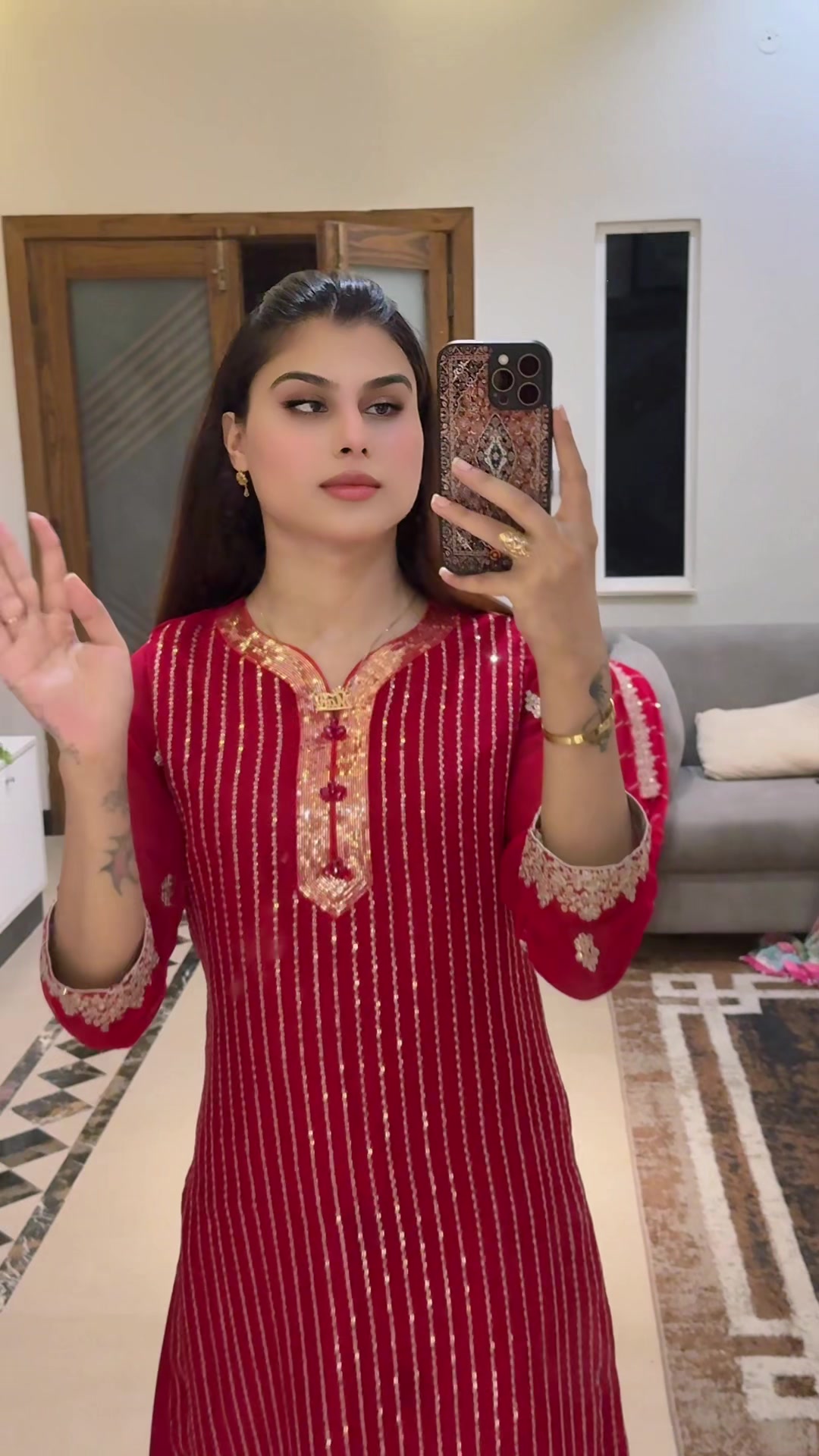 @MAHI 👑