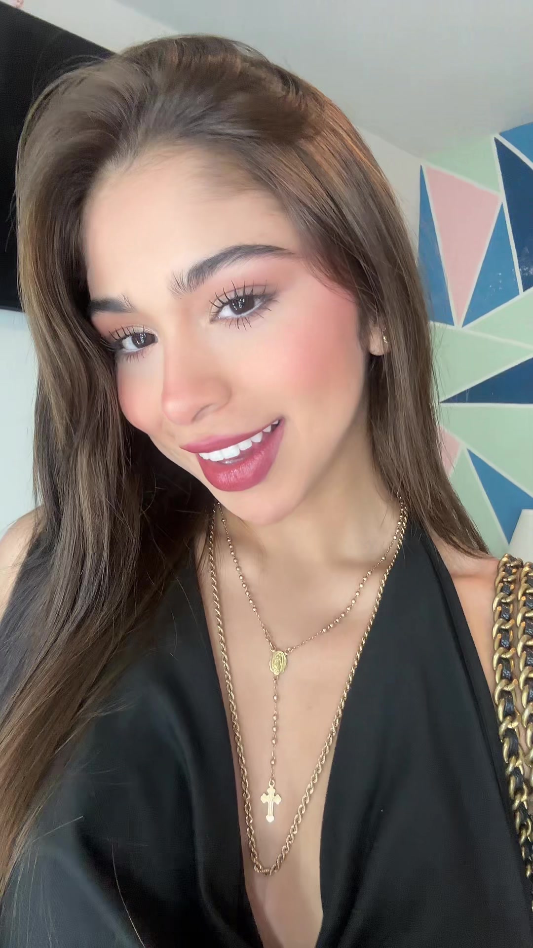 @crystalnevarez_