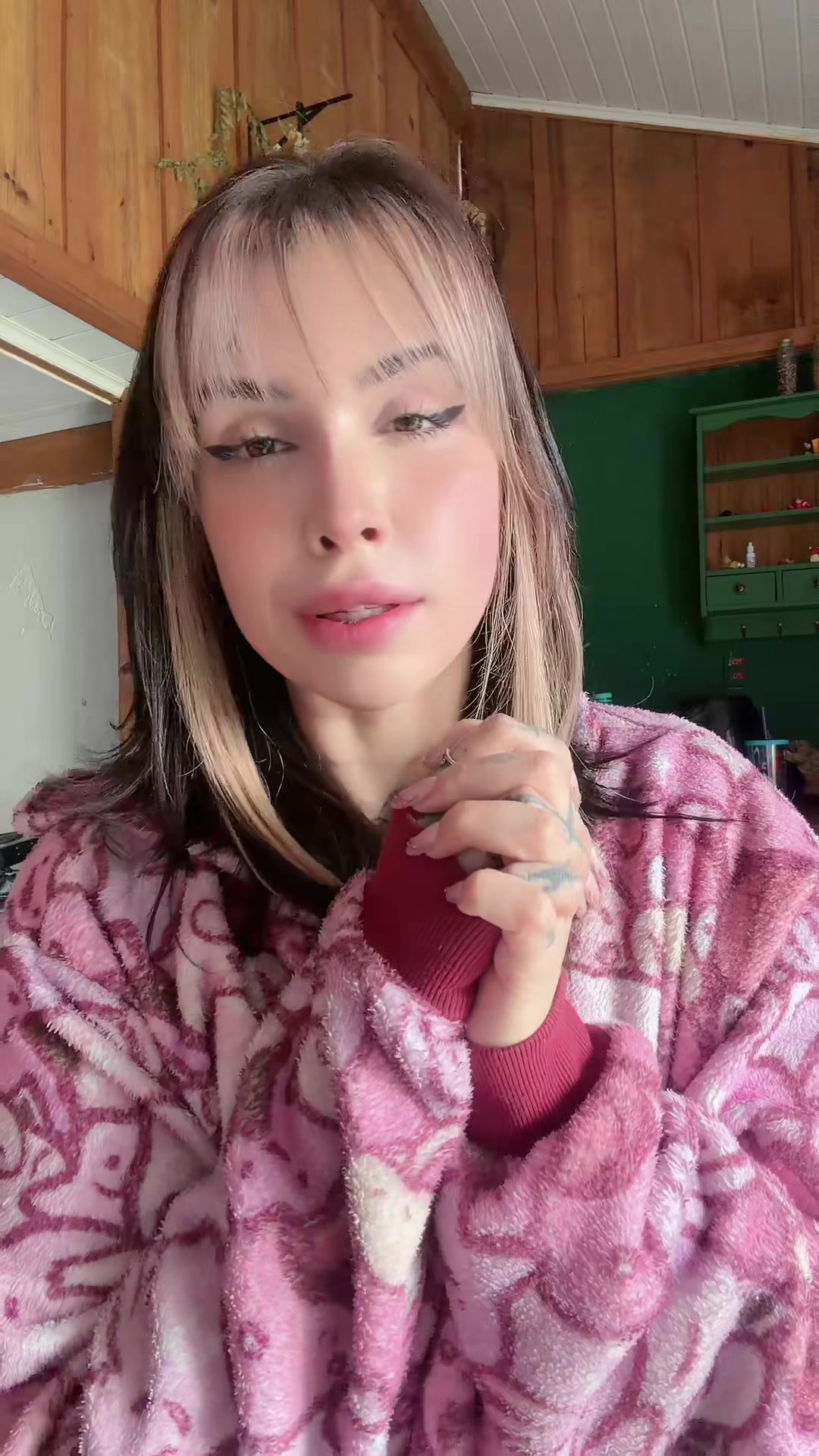 @Gabriela Lindner