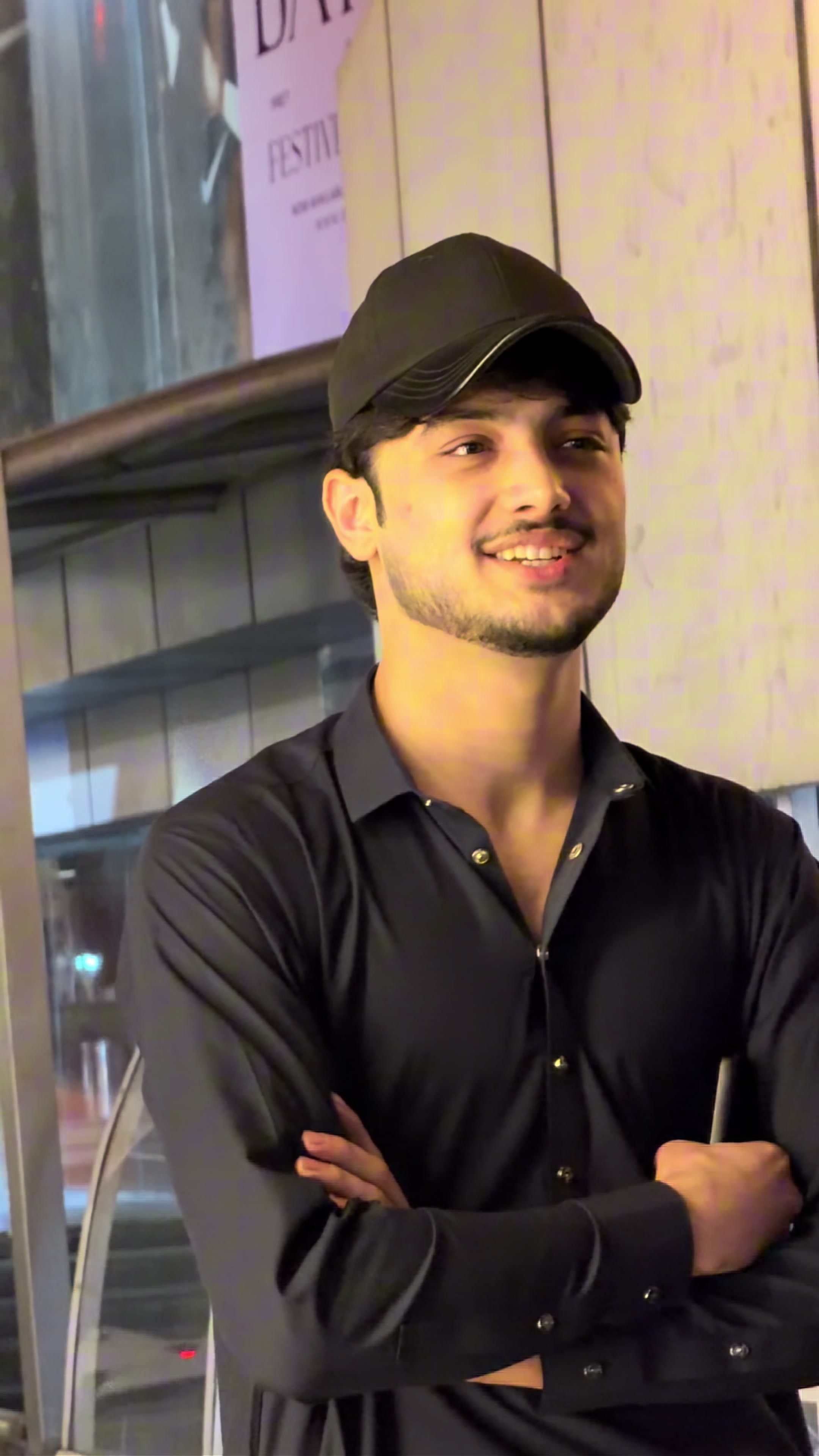 @Hussain_🫀