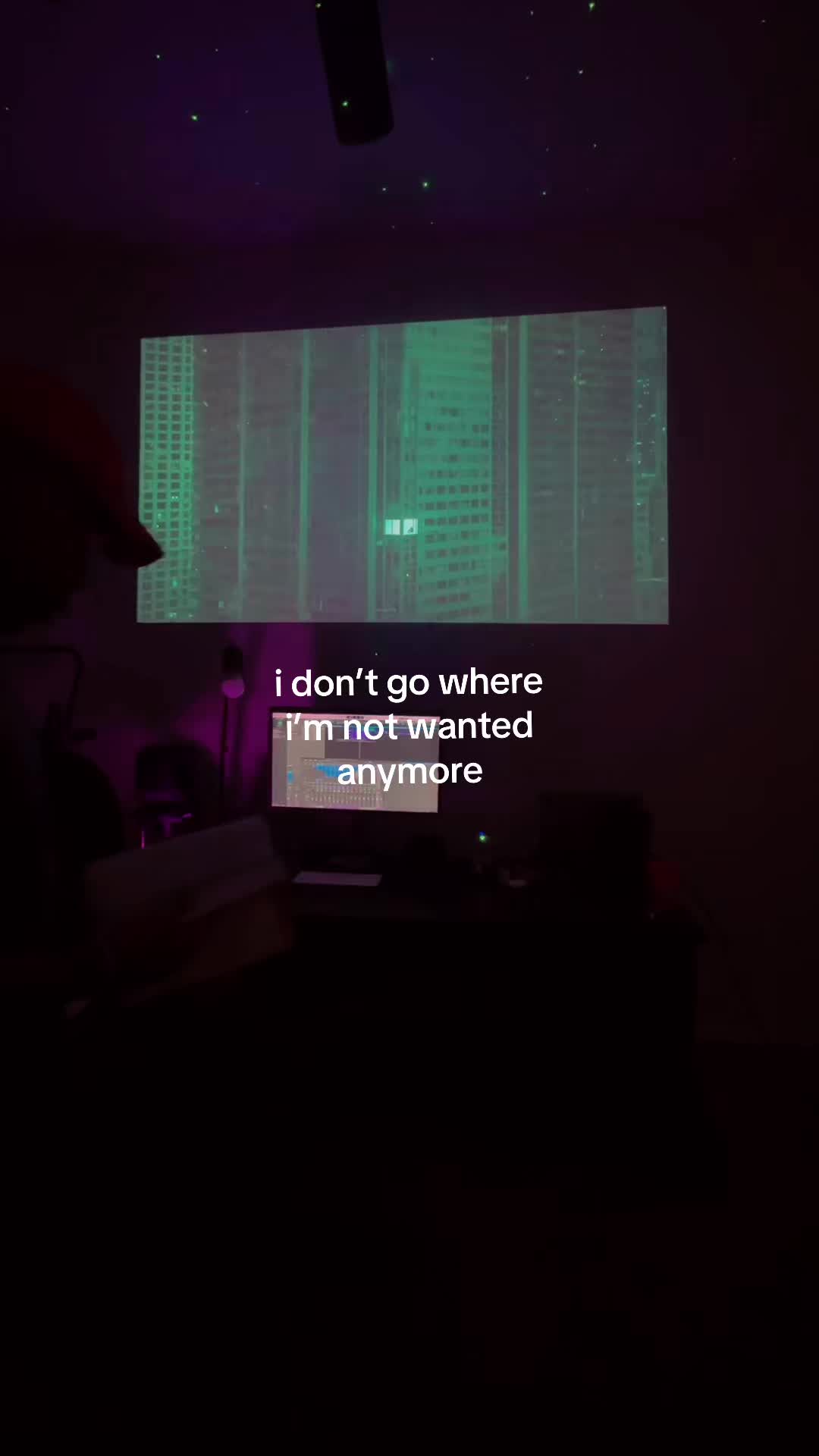 @.🌫️