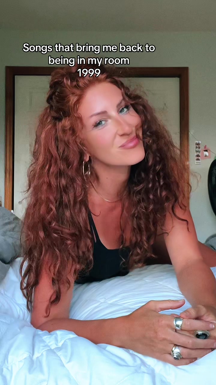 @🫠🦋That 90s Girl🦋🫠
