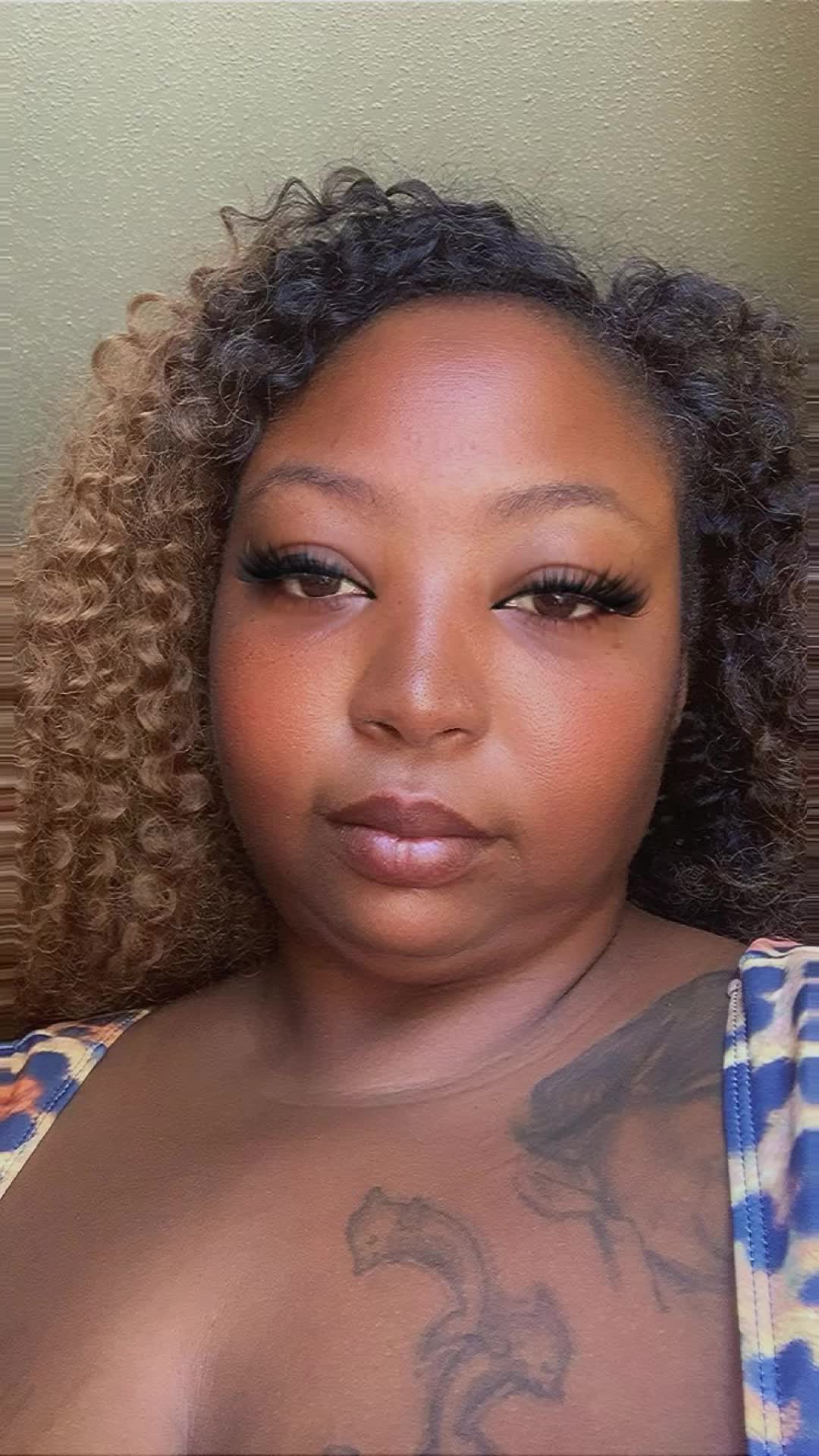 @JUICYYYTOYA