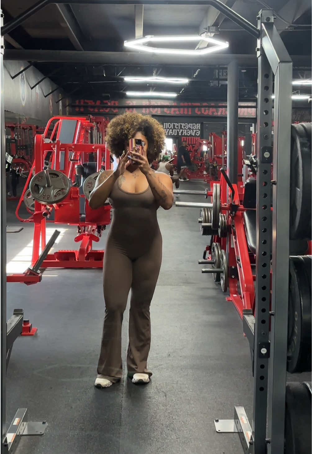 @curlybeviie