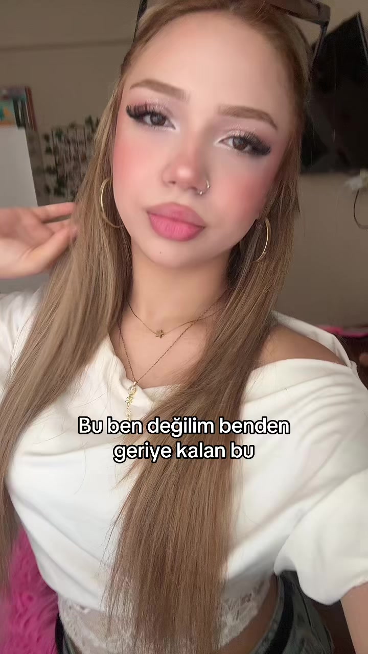 @𝑹𝒐𝒍𝒚𝒂𝒏𝒏