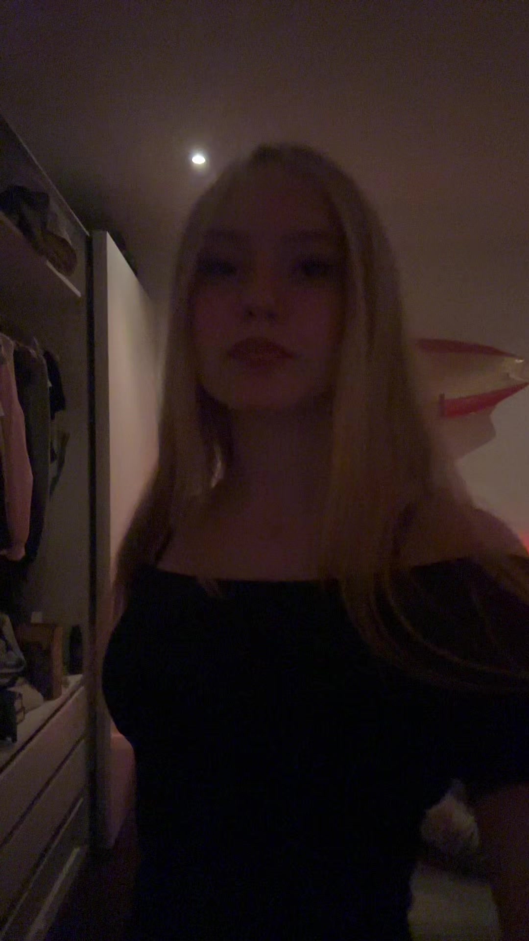 @🧞