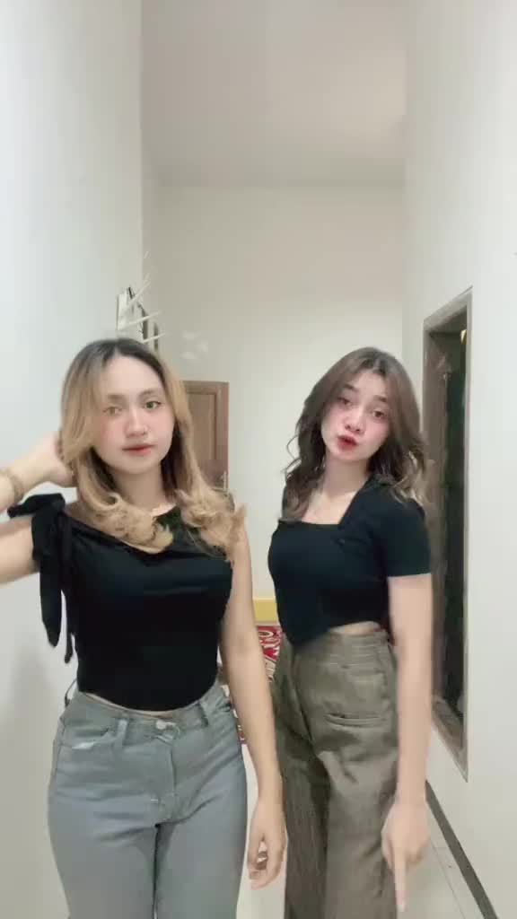 @:emelynandh