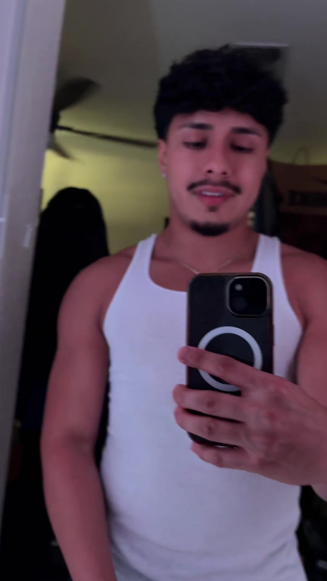 @😁