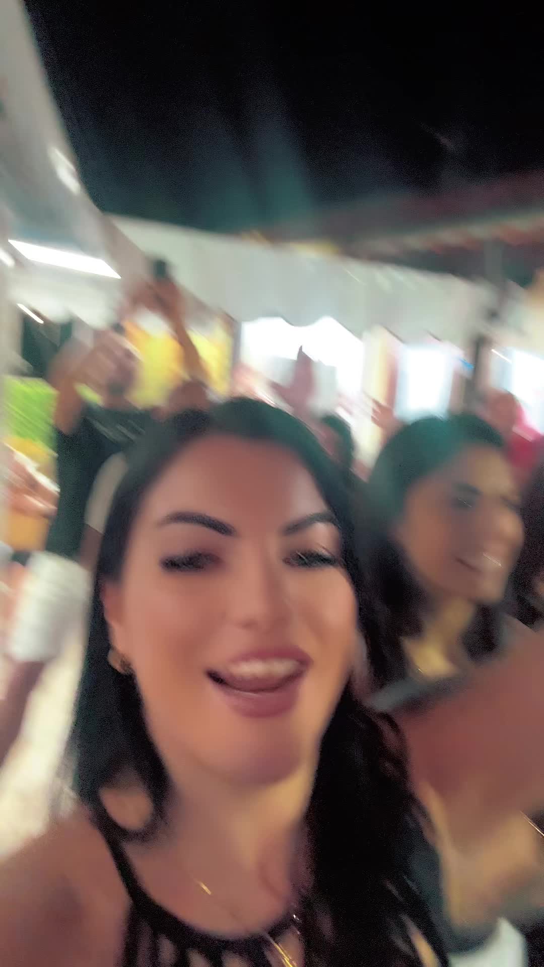 @Melania 🧡