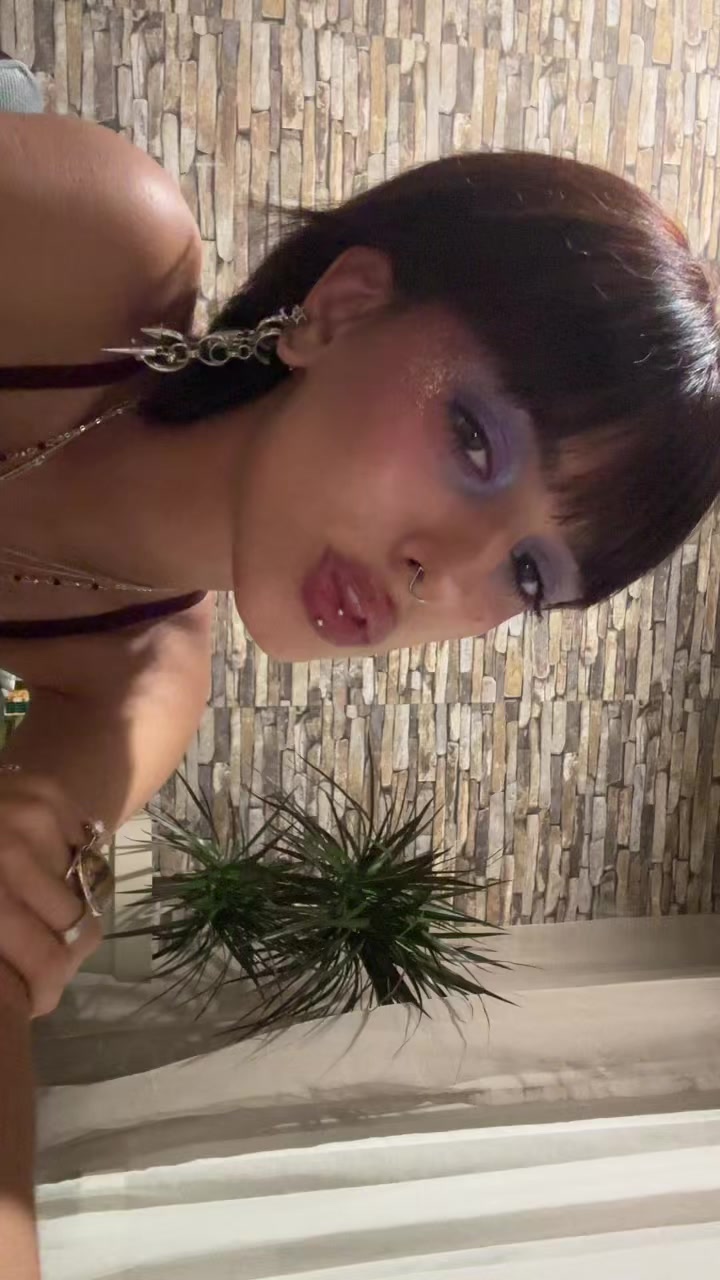 @Eleonora