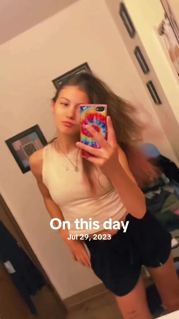 @theleahmae