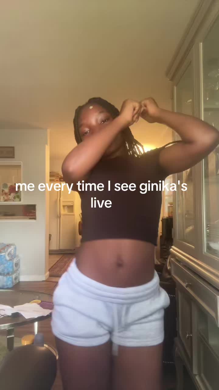 @shesdonlyonee
