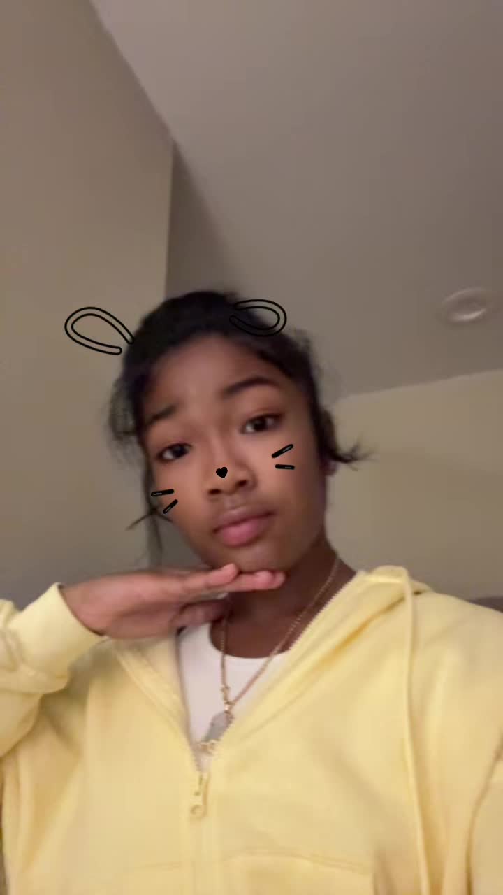 @xoxokhloe ౨ৎ