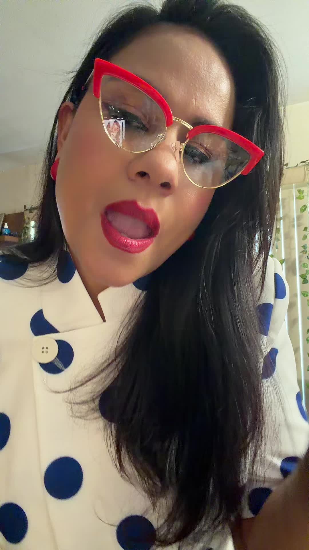 @Yoly La Emperatriz👑🦋