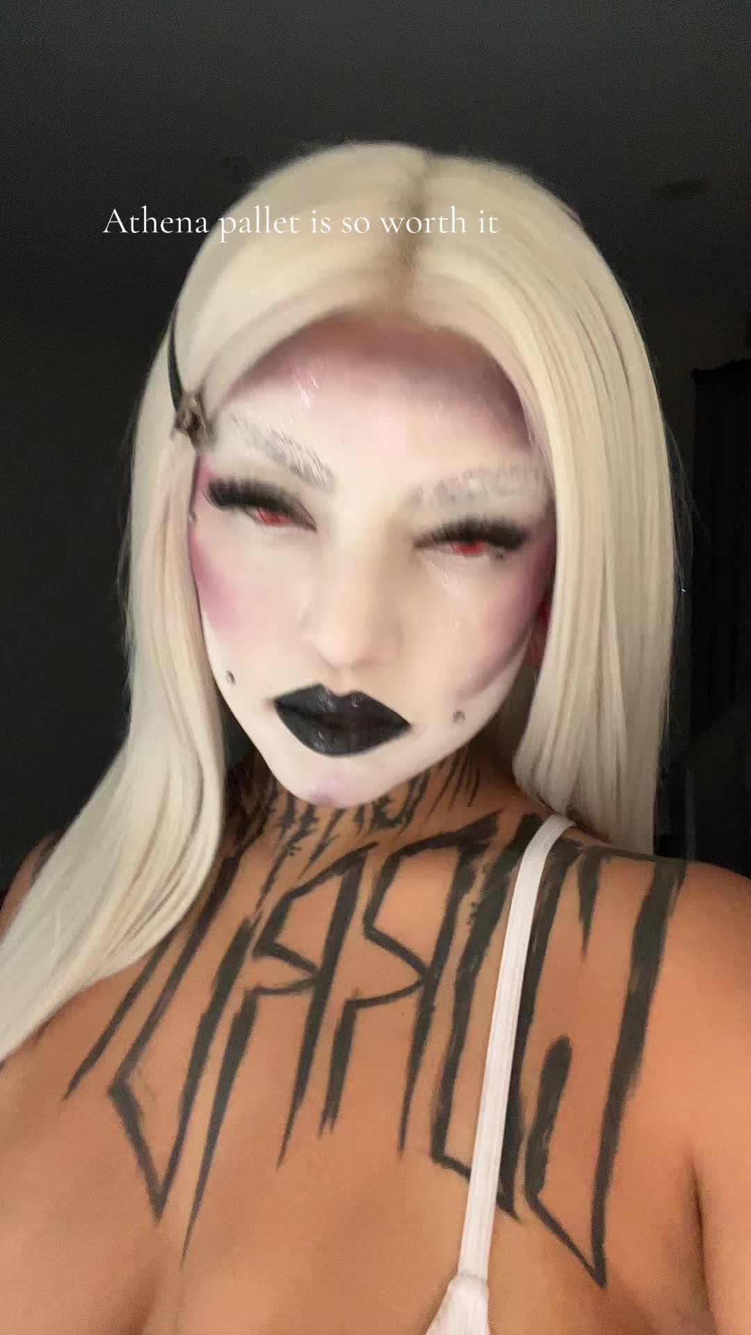 @FREAKSHOW KEEZH🦇