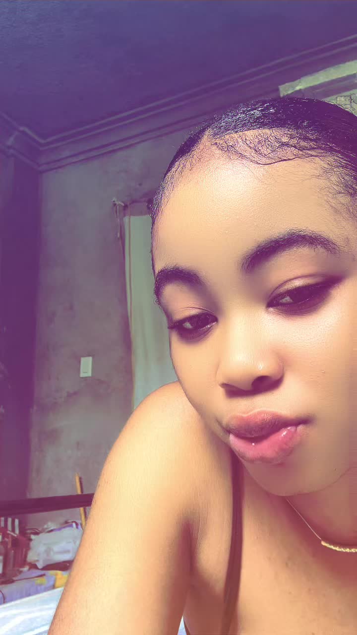 @𝓐𝓶𝓪𝓷𝓭𝓲𝓮🥺🤍🌸