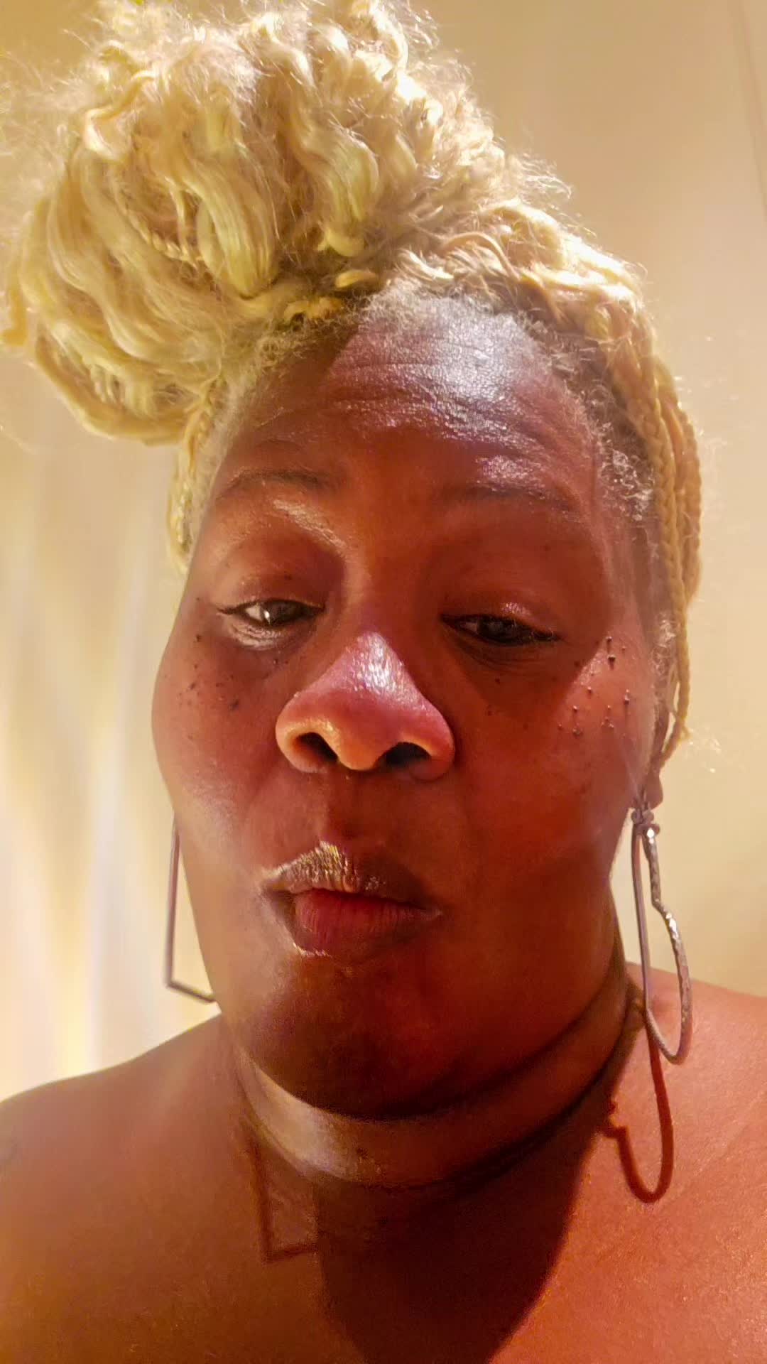 @Just_Q_