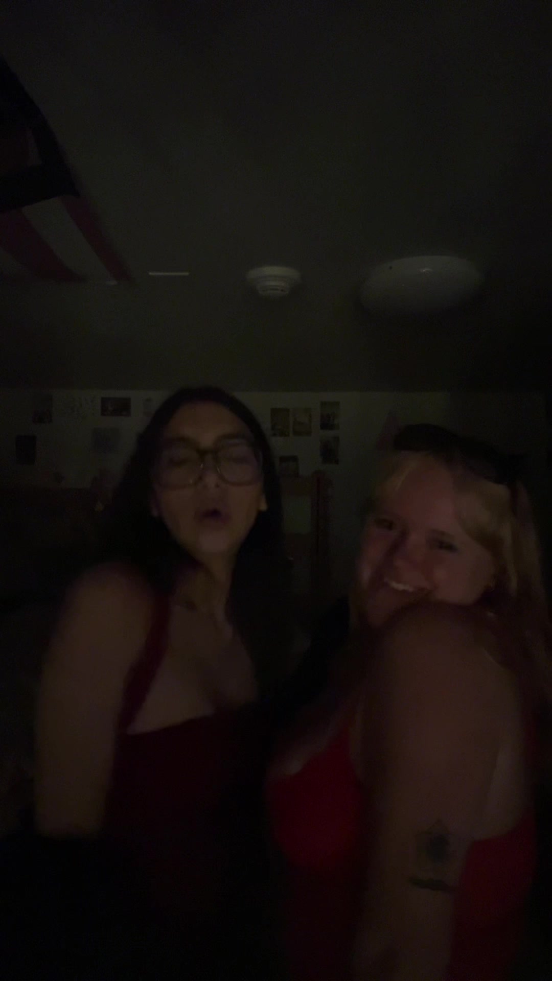 @Nela