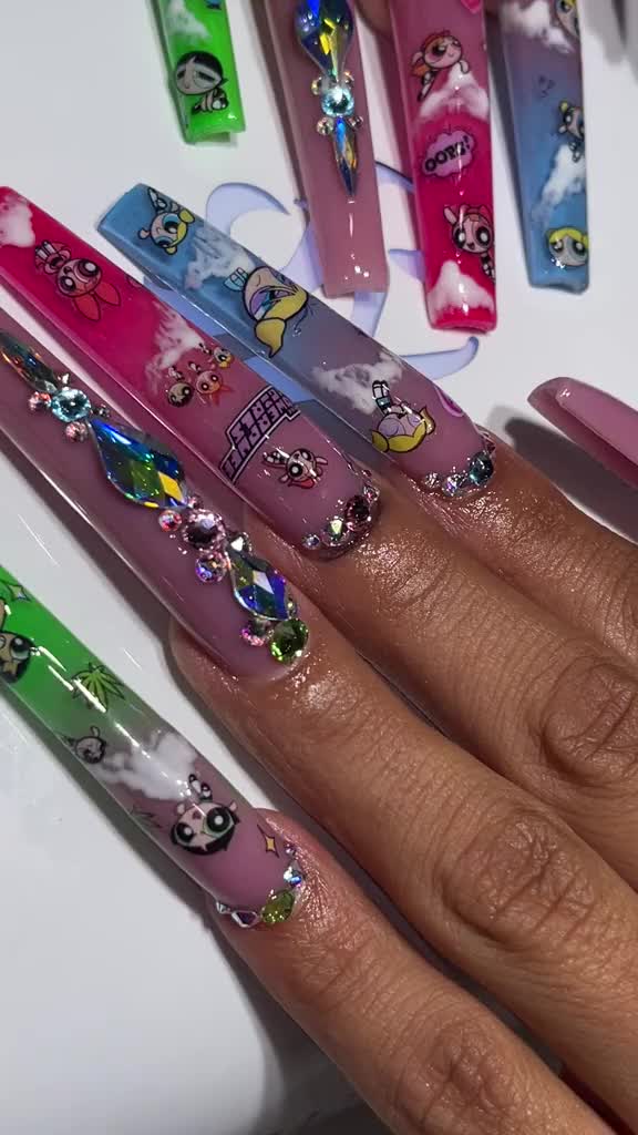@LeislyNails