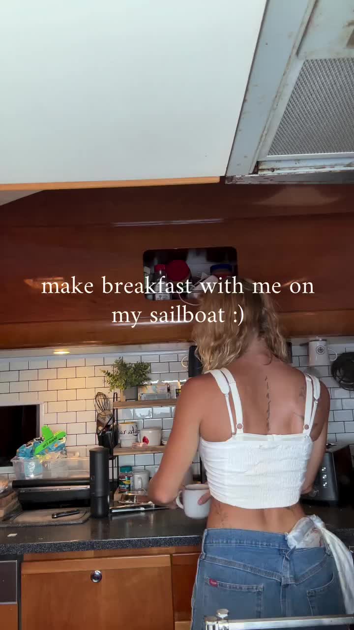 @Hallie Rose | Travel 🌸🌊📷