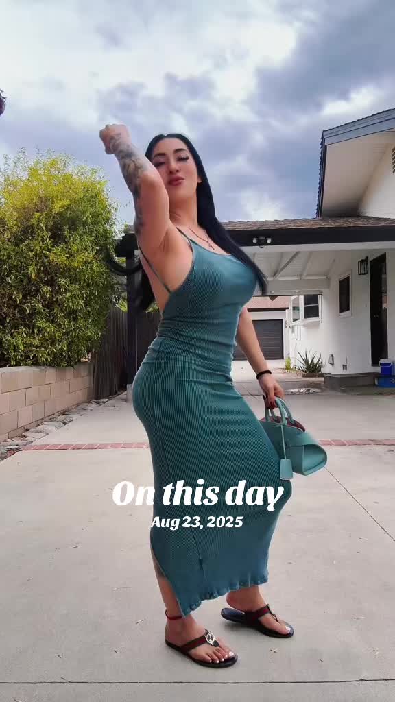 @Sandra 🖤🖤🖤