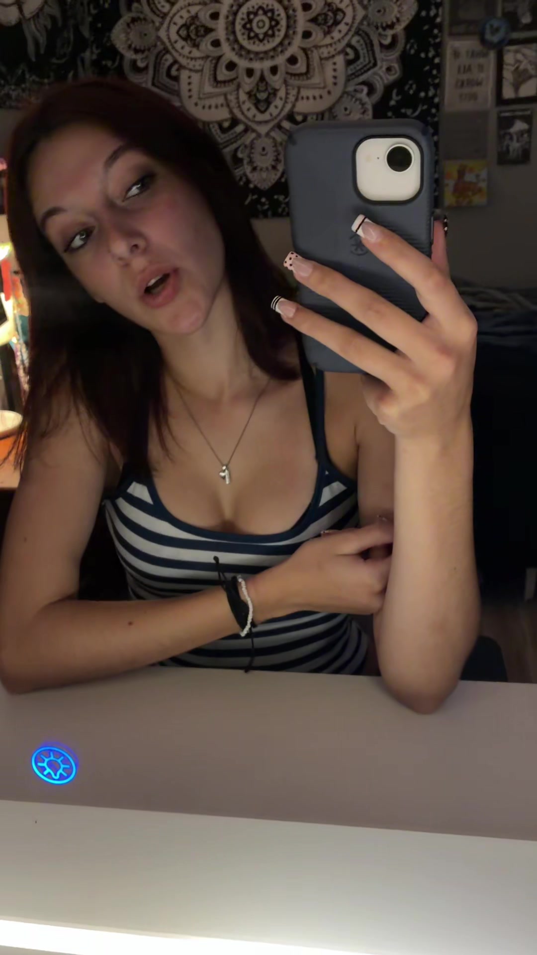 @V ⋆˚꩜。