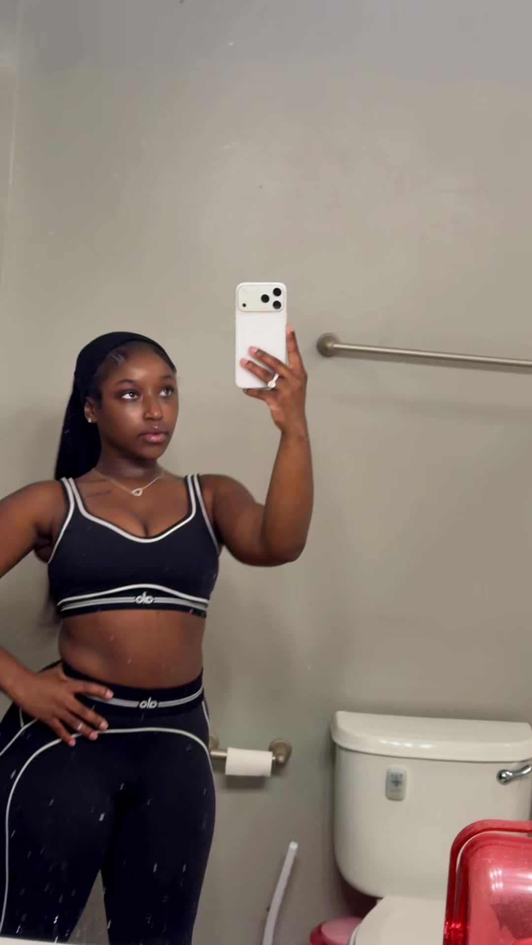 @Dablackbarbb