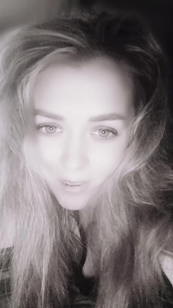@𝓚𝓪𝓻𝓸𝓵𝓮𝓿𝓪 𝓥𝓮𝓻𝓪