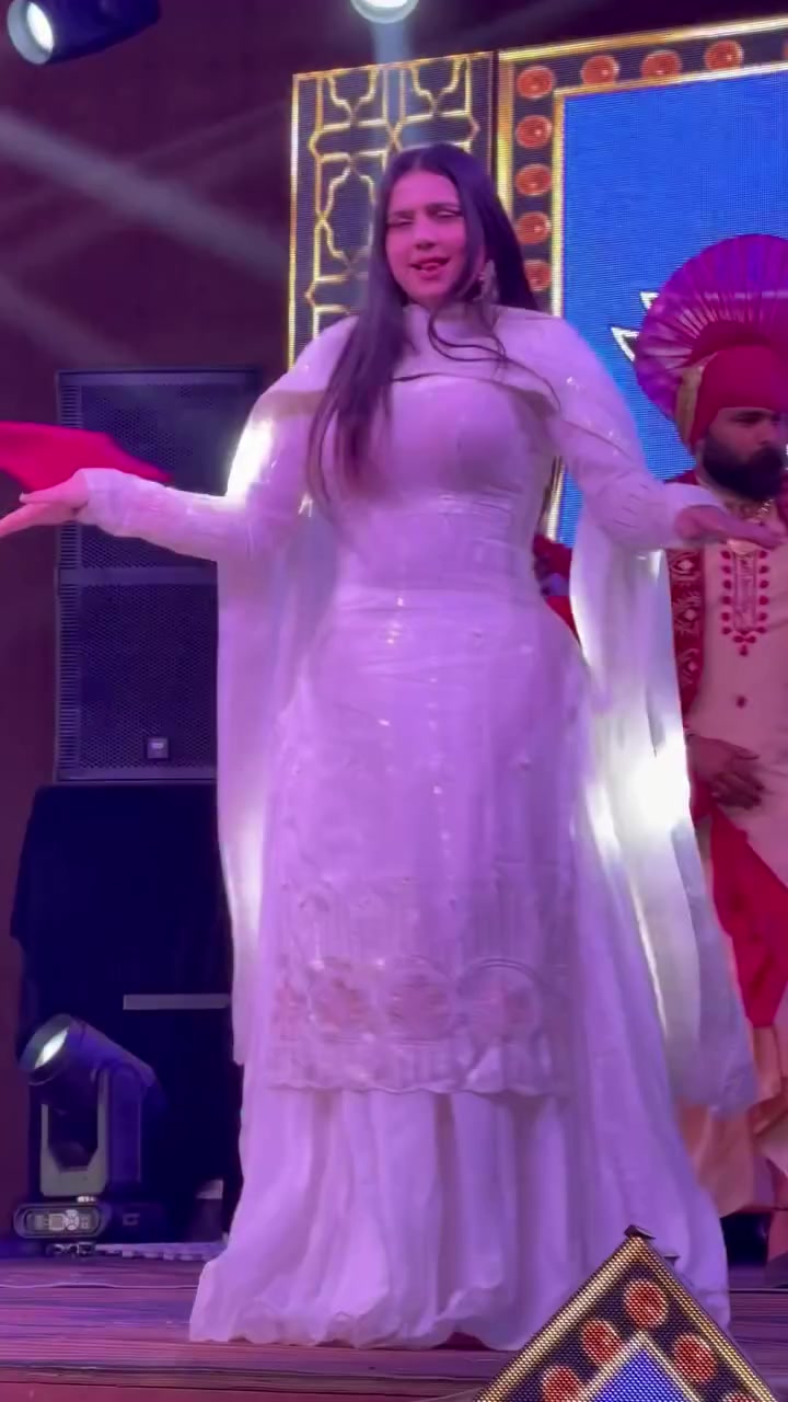 @Aj_Malika011