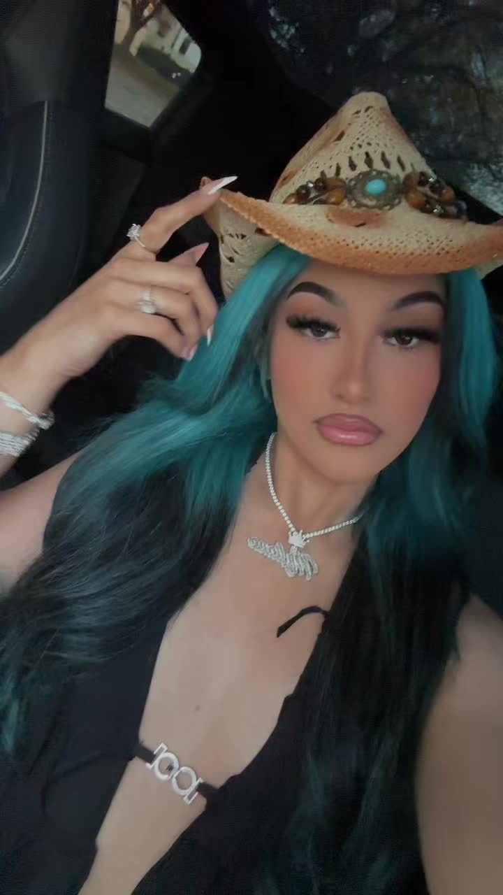 @MYLIANA