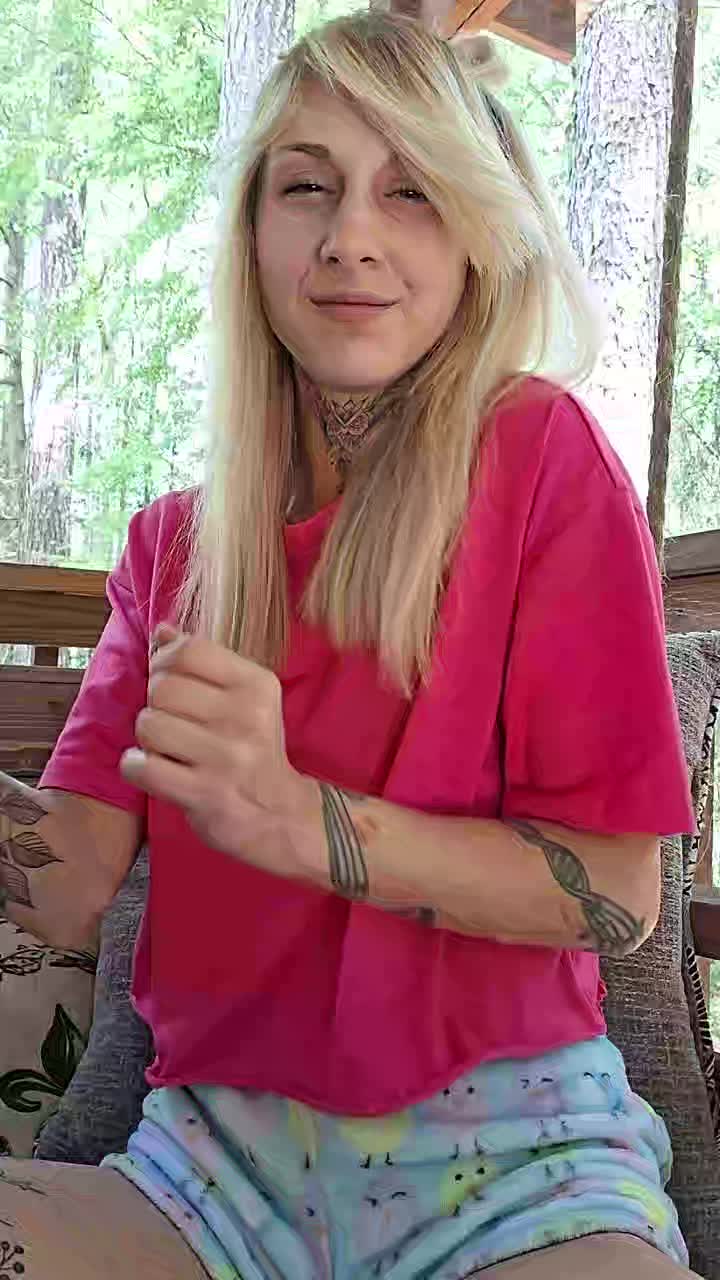@Smokeyybarbie420