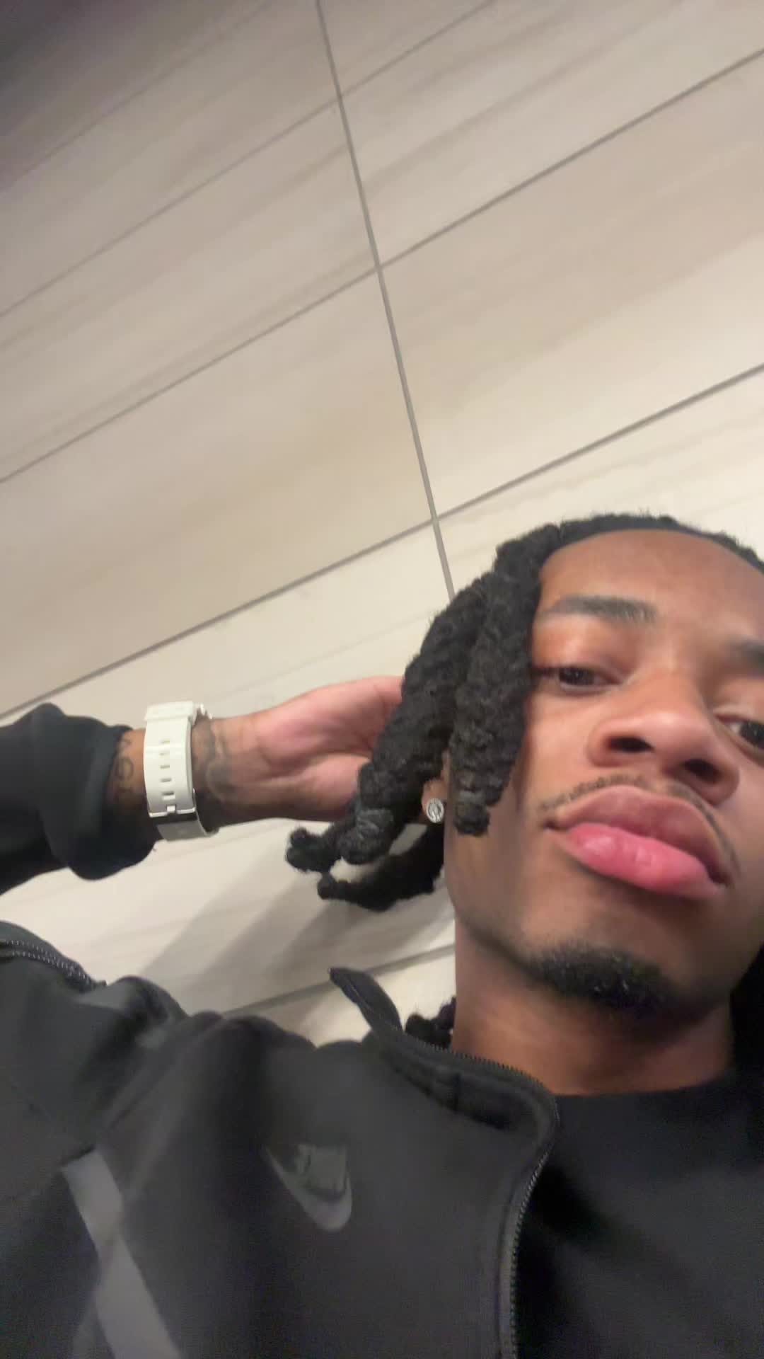 @Tj