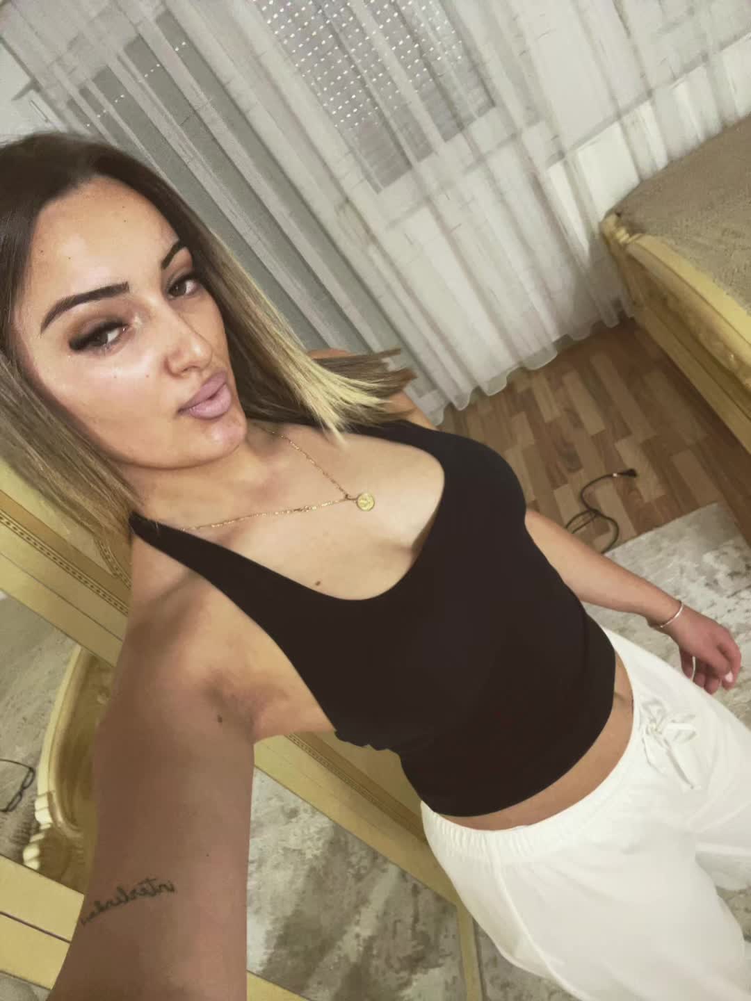 @dorelakryeziuu