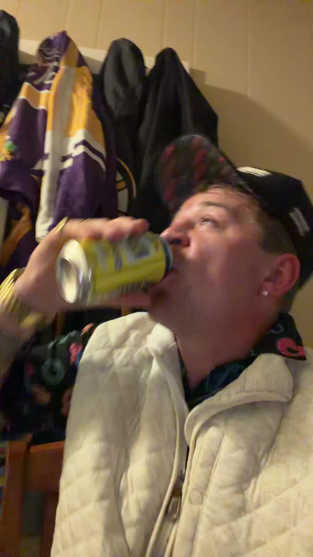 @🧃JonnySips_2.0🧃