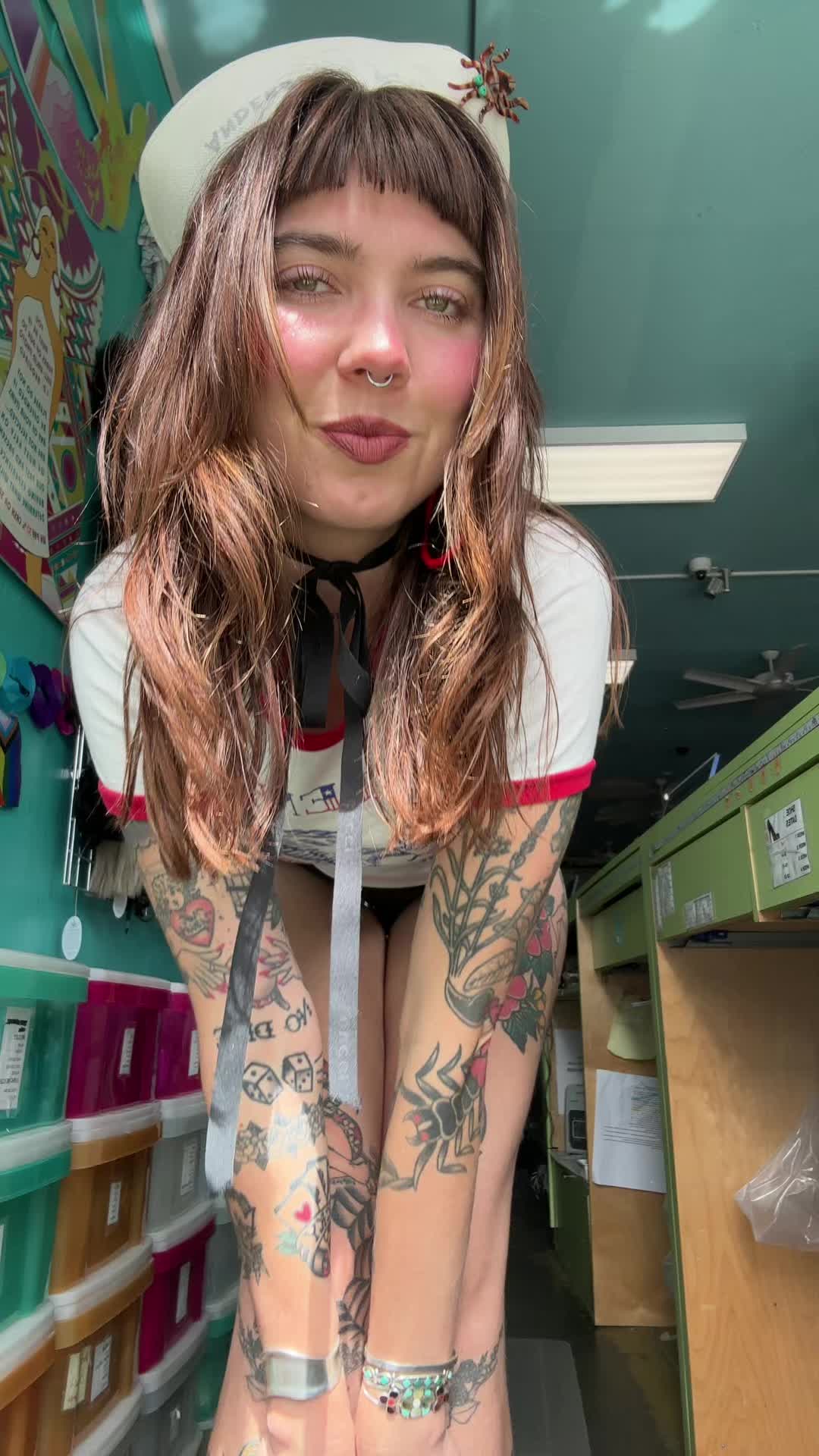 @champagne_lipstick