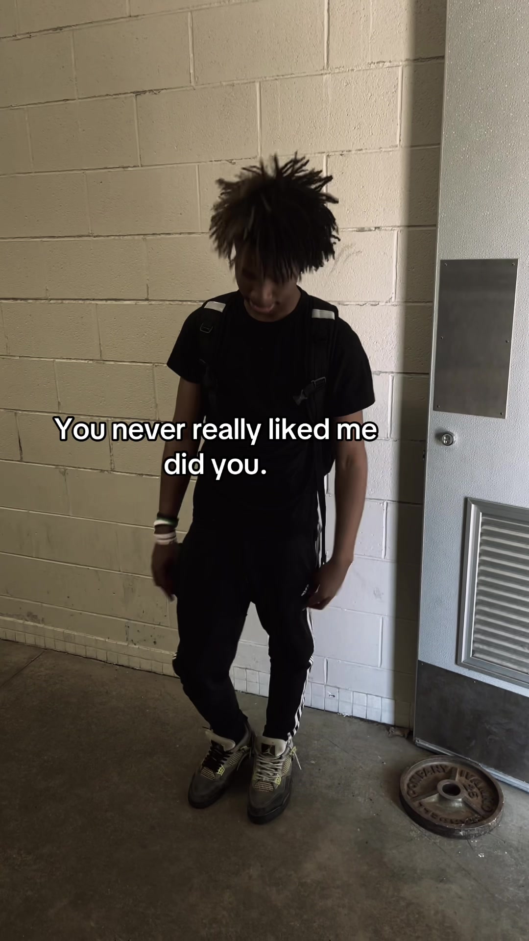 @⃟