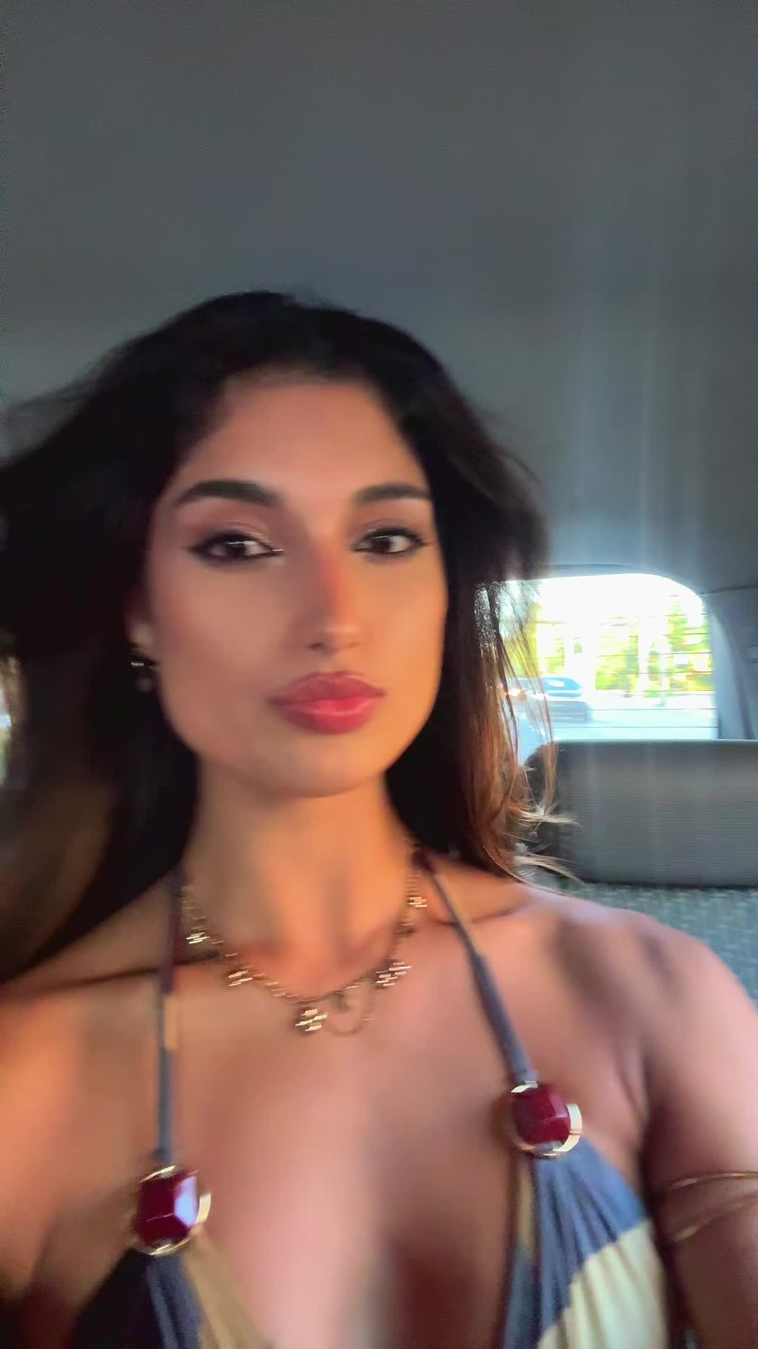 @caroline_moffett01