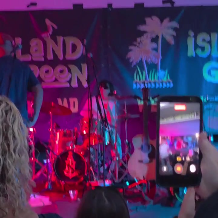 @𖨆SirCharleyStreett🥁🎤🎸