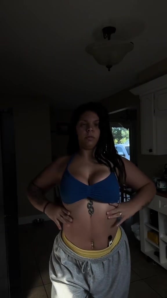 @JO | bikini bodybuilder