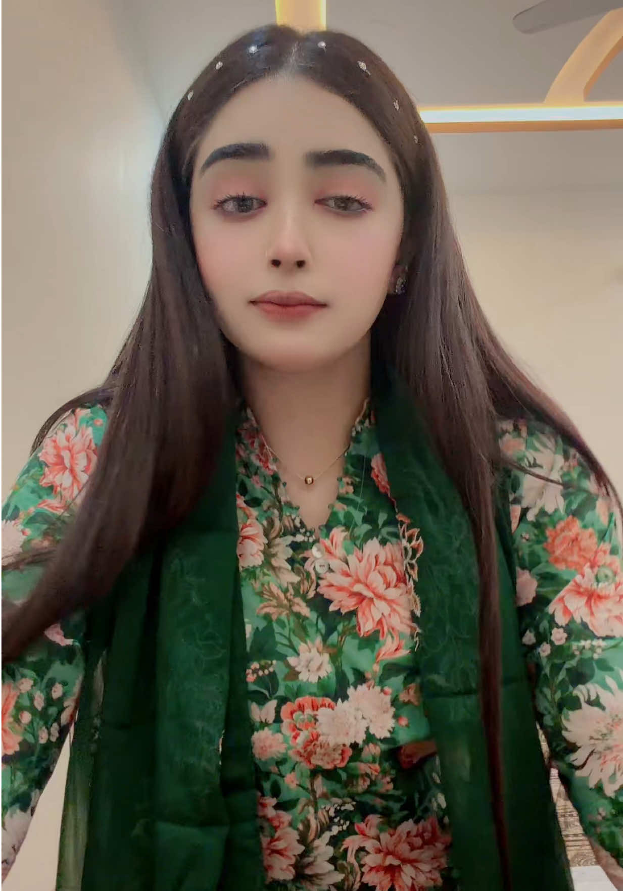@NooR ALi 👸🏻🥀