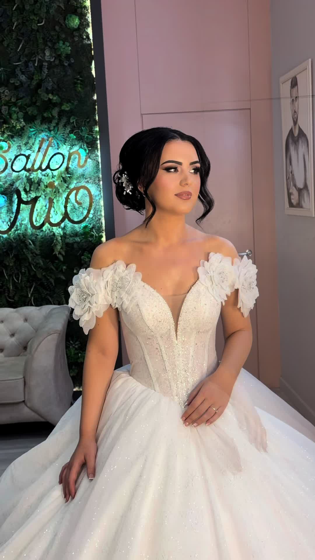@hair_makeup_artist_Mario