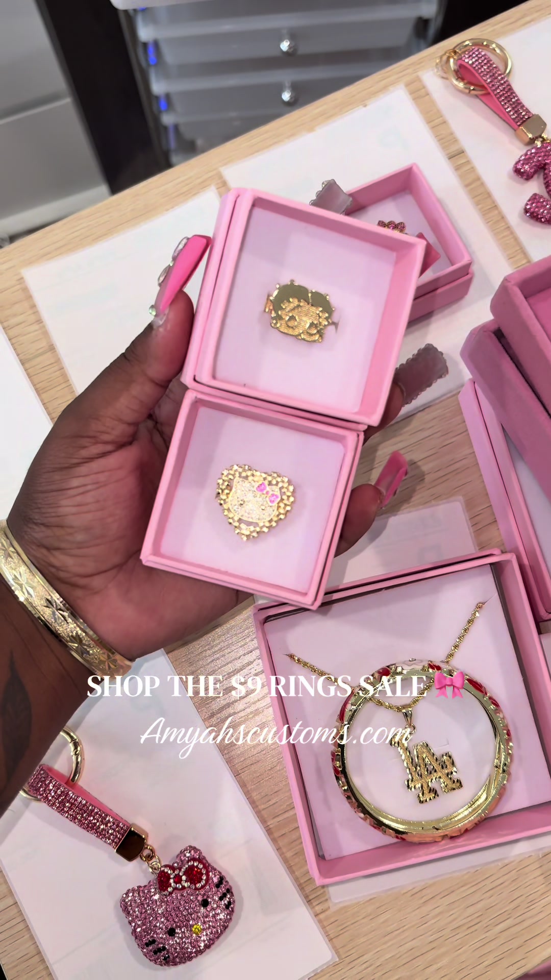 @AMYAHSCUSTOMS 🎀