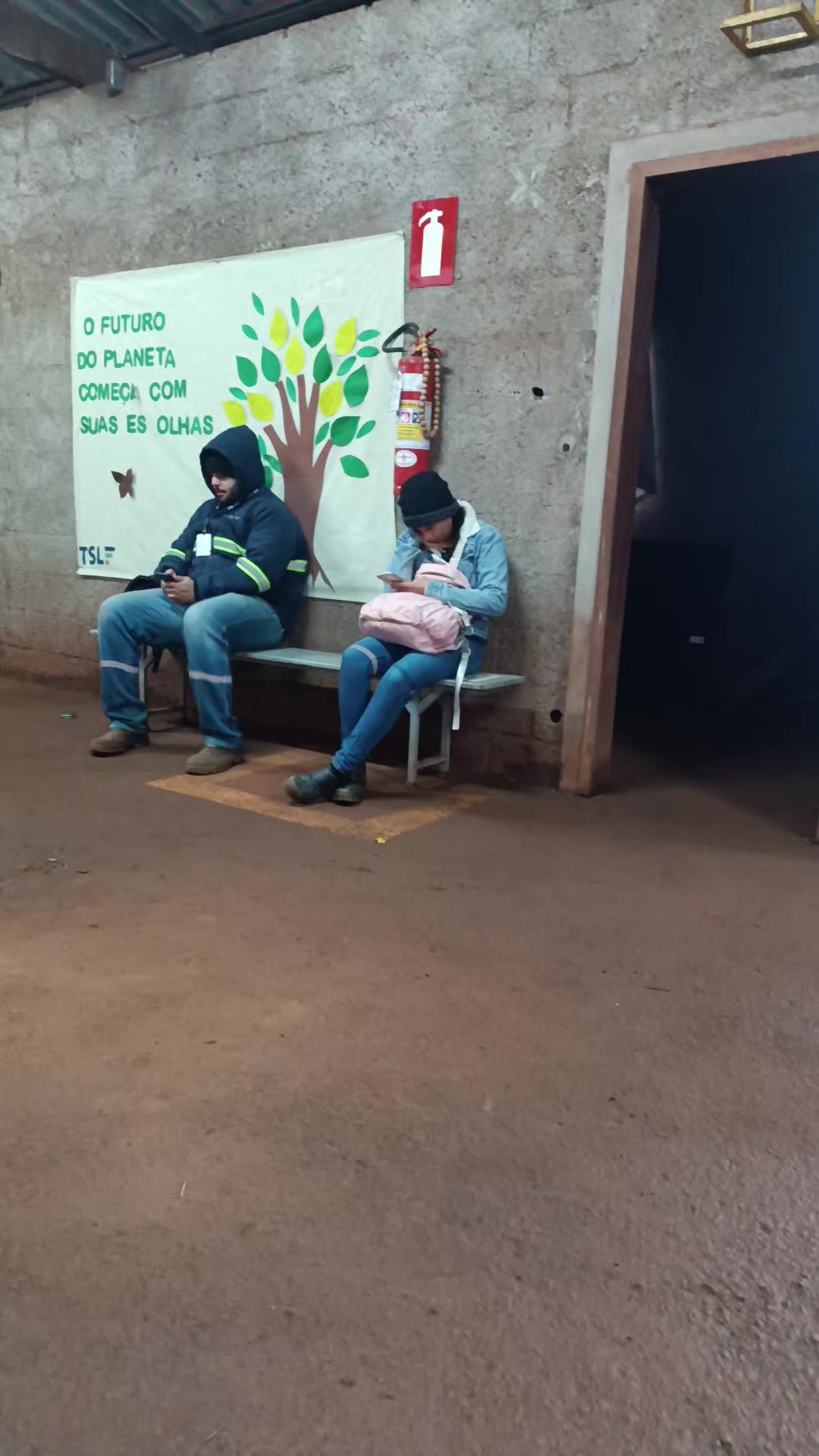 @Livinhachofermarombinha