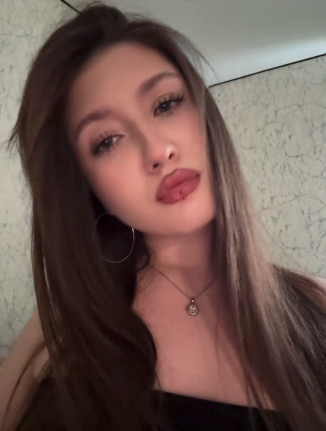 @ℰ