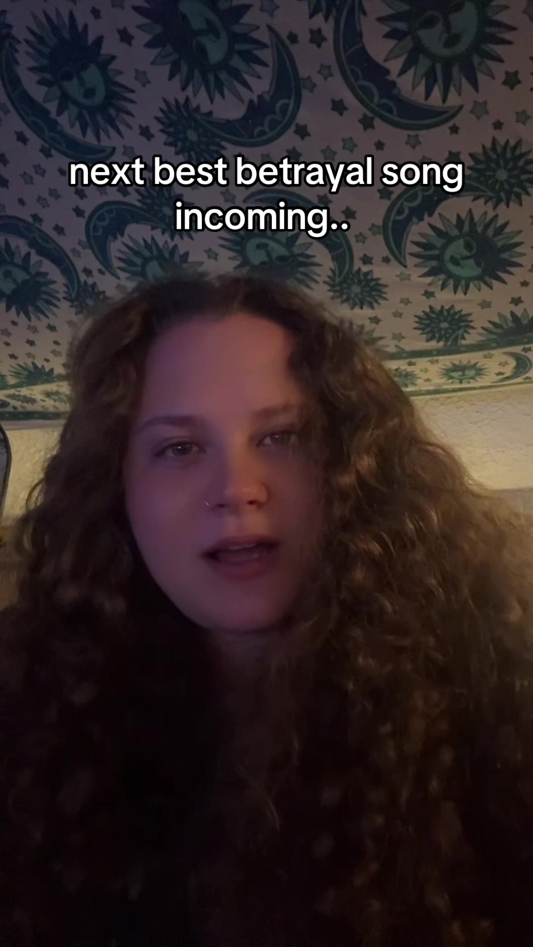 @🧚🏼&zwj;♀️🐉🧝🏻&zwj;♀️⚔️🔮📚⛰️❤️&zwj;🔥