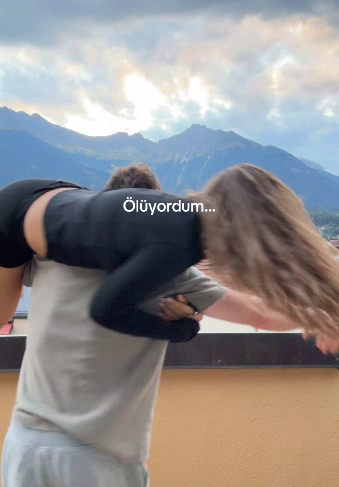@Azra Keskin