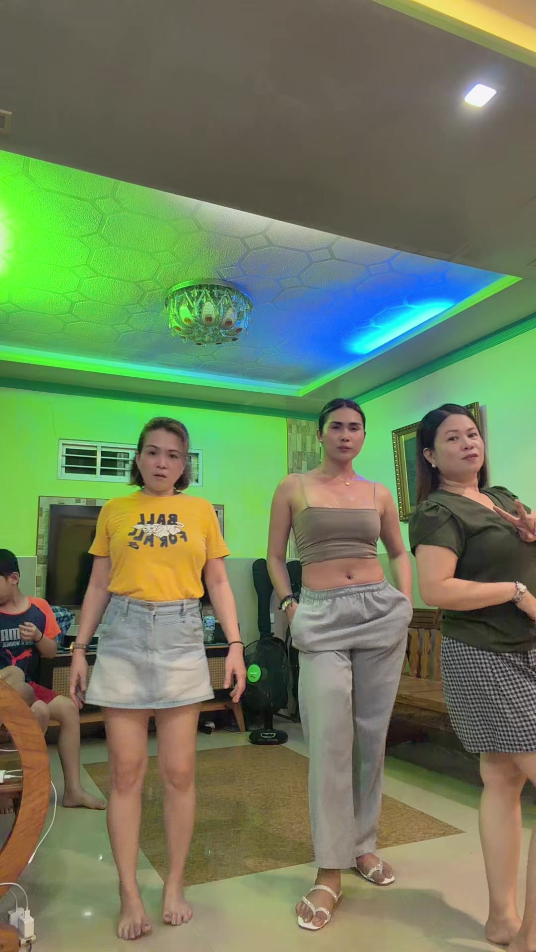 @Chrisly 🇵🇭🇧🇪🇺🇸🇹🇭